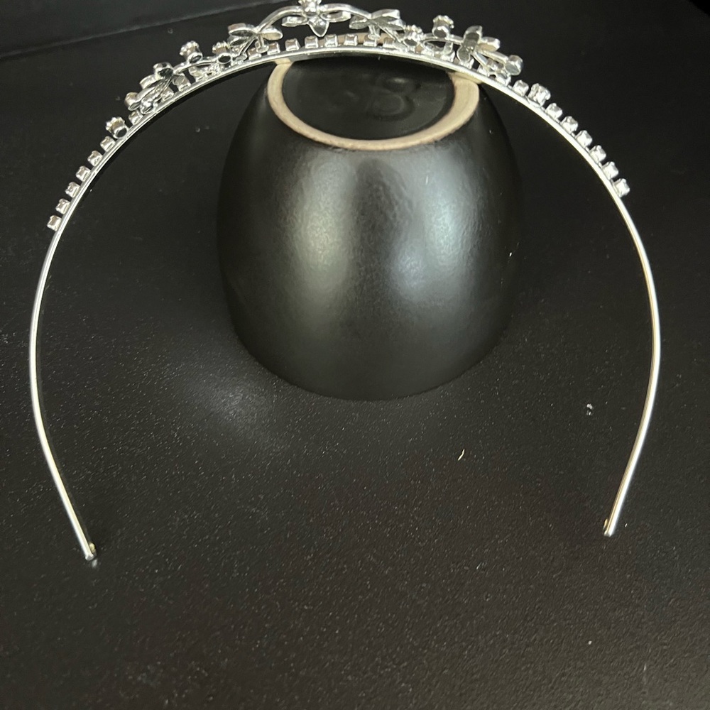 Silver Tiara - Picture 6 of 6